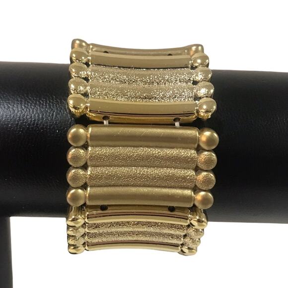 Costume Jewelry Stretch Bracelet Alternating Shiny and Matte Gold 1.5” Wide - Picture 5 of 6